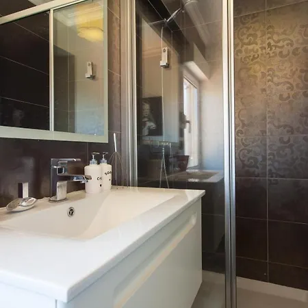 Apartment Flh - Charming Graca Duplex Lisbon